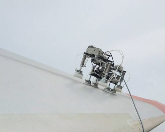 Blade Robot traversing the edge of a wind turbine blade