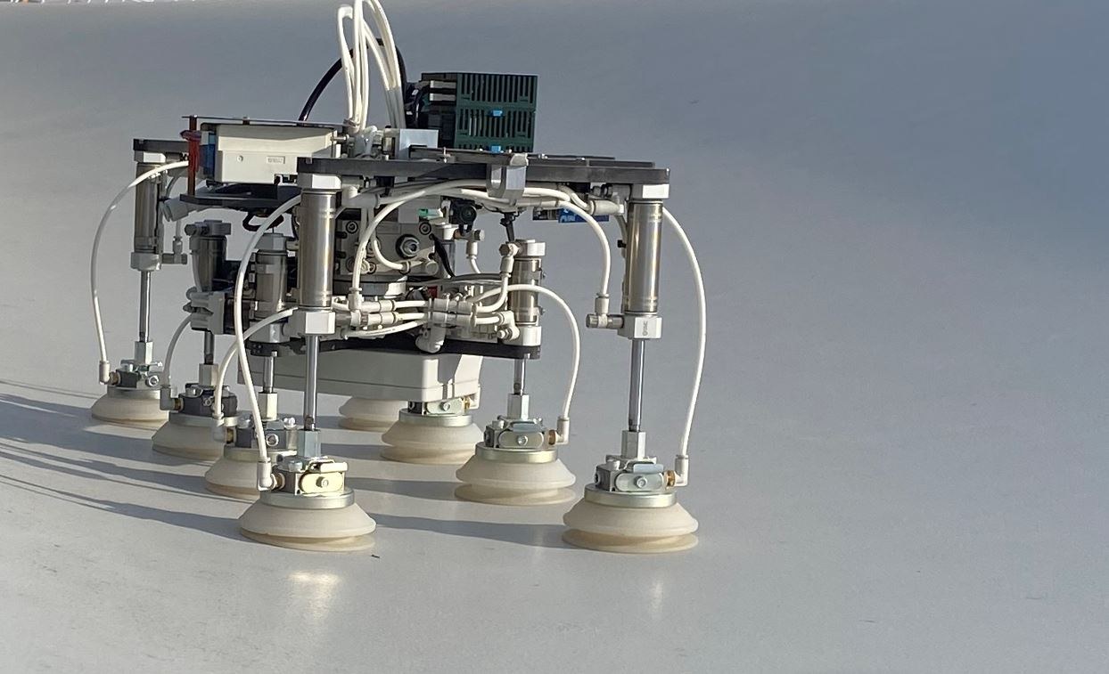 Close-up of Blade Robot suction cups and independent vacuum generators